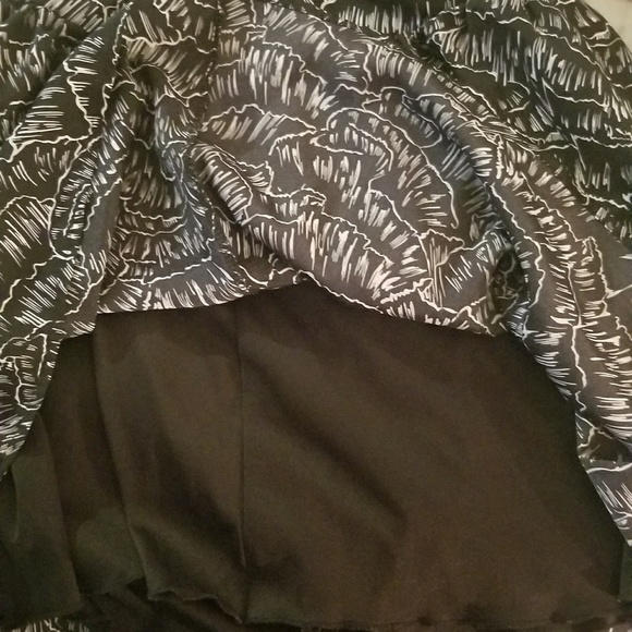 Cute Francescas black and white skirt - Picture 3 of 3